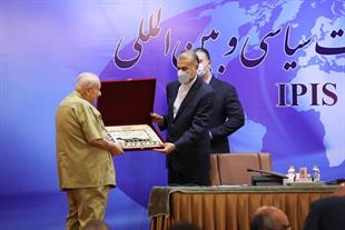 الاجتماع الأول لوزیر الخارجیة مع السفراء الأجانب فی طهران