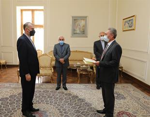 وزیر الخارجیة یتسلم نسخة من أوراق اعتماد سفیر نیوزیلندا